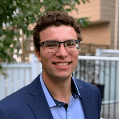 Headshot of Ethan Pezoulas